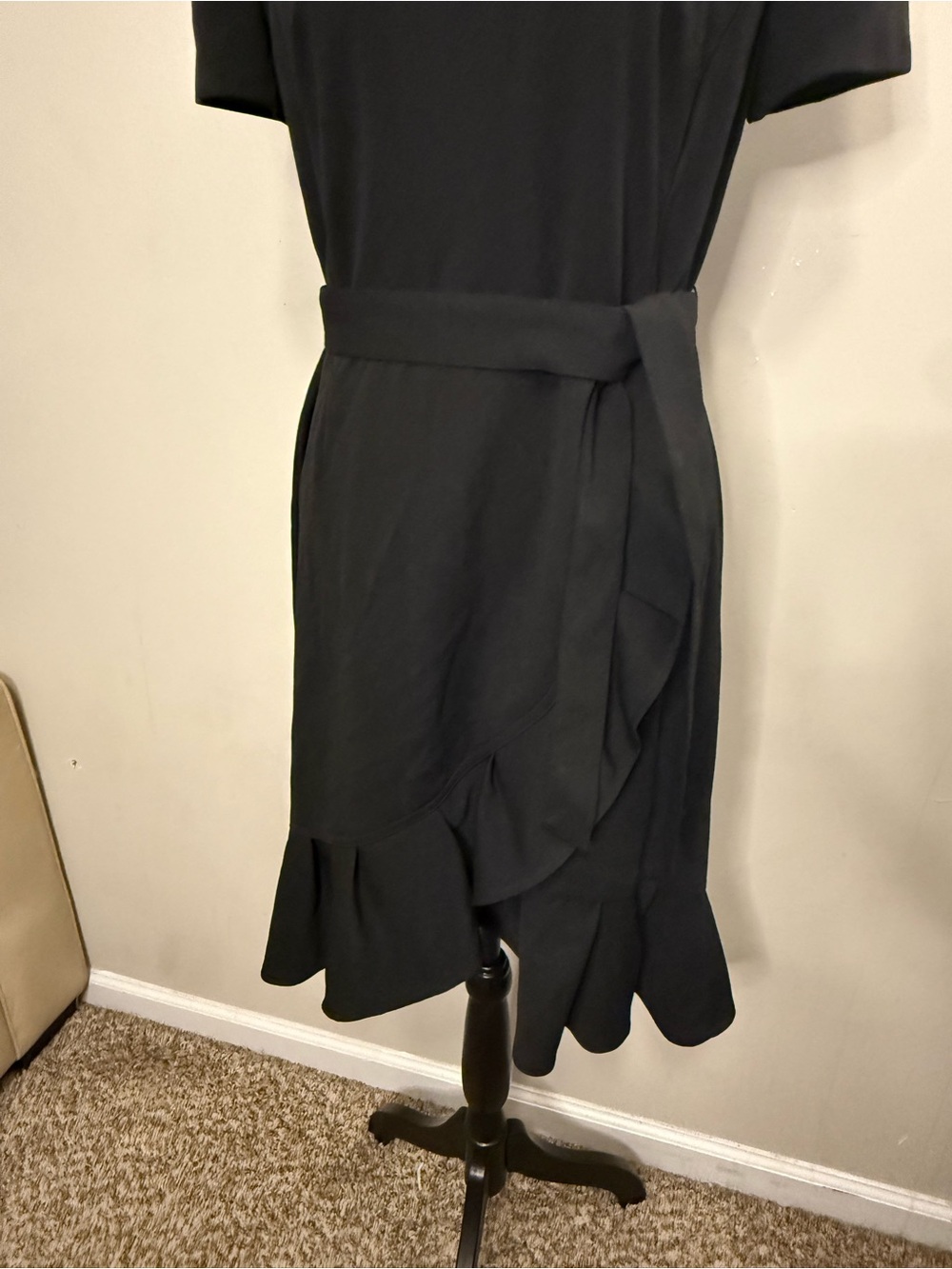 Calvin Klein Black Short-Sleeve Ruffle Wrap Midi Dress with Waist Tie - Size 8 - Picture 8 of 10